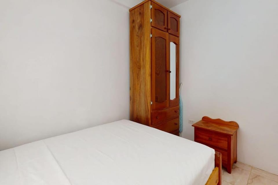 Enchanting single-level living space with a mini kitchen in a prime area Apartment in Belize District