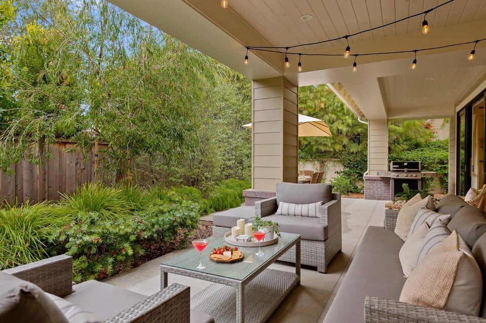 Lighthouse Way House in Santa Barbara