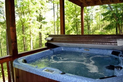 100 Acre Wood Hot Tub Fire Pit Pool Table House in Georgia