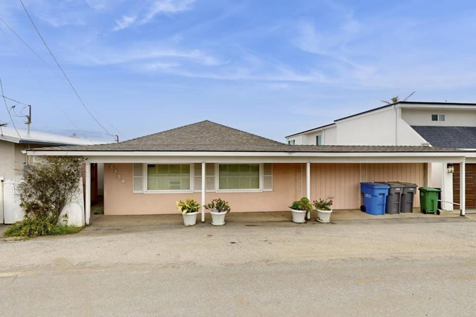 Nana's Vintage Beach House House in Cayucos