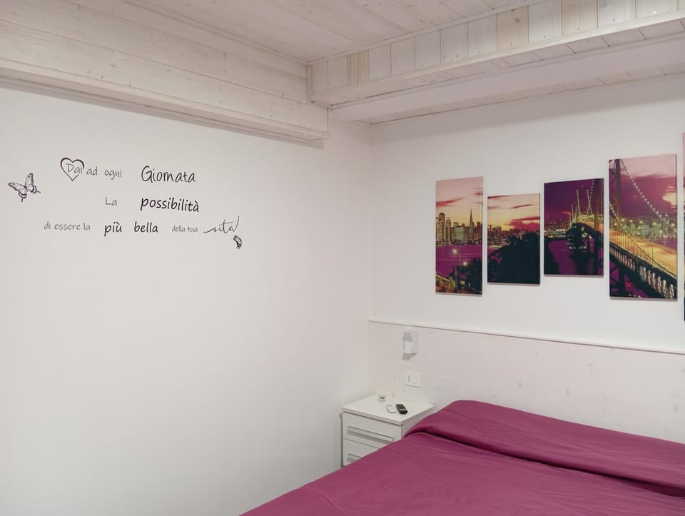 Villa Maldera-case vacanza-loft- loft queen specchio Bed and Breakfast in Trani