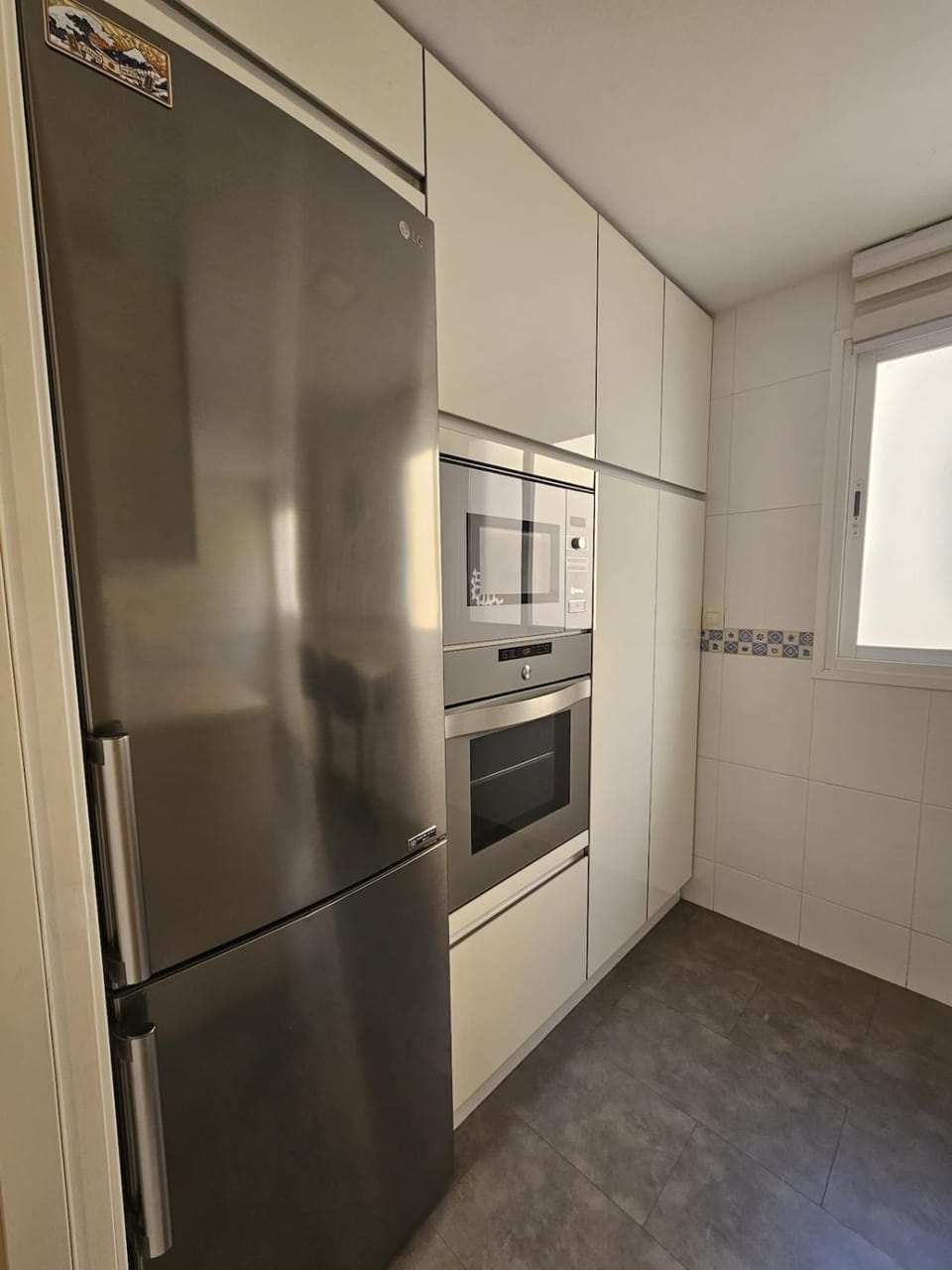 Kitchen or kitchenette, microwave, oven, kitchen