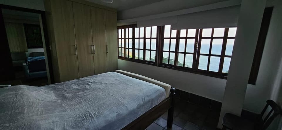 Oceanfront apartment and sunrise view Apartment in Rio de Janeiro