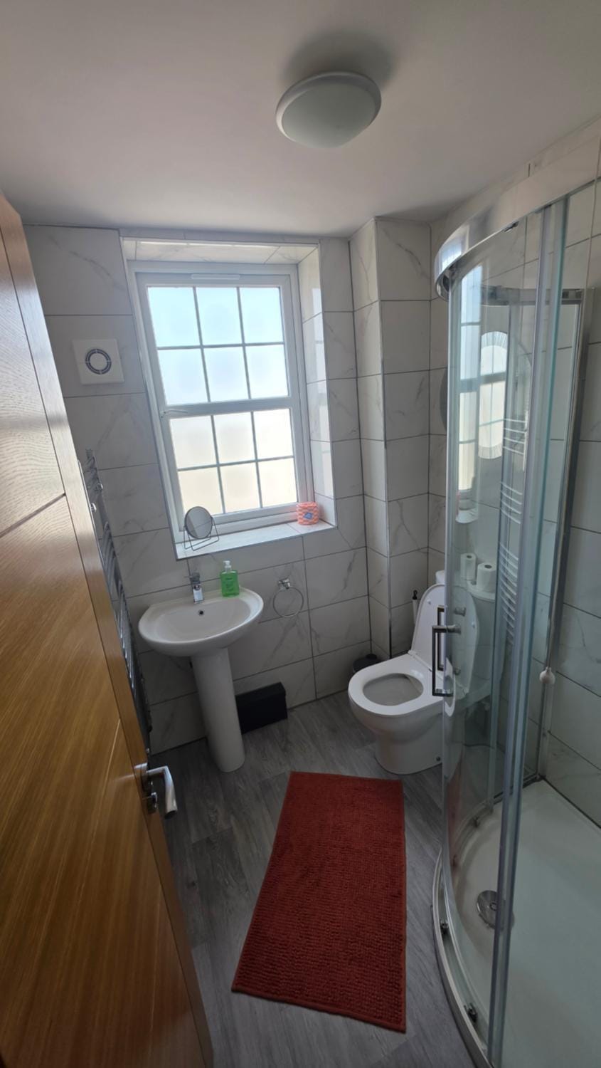 Shower, Toilet, Bathroom