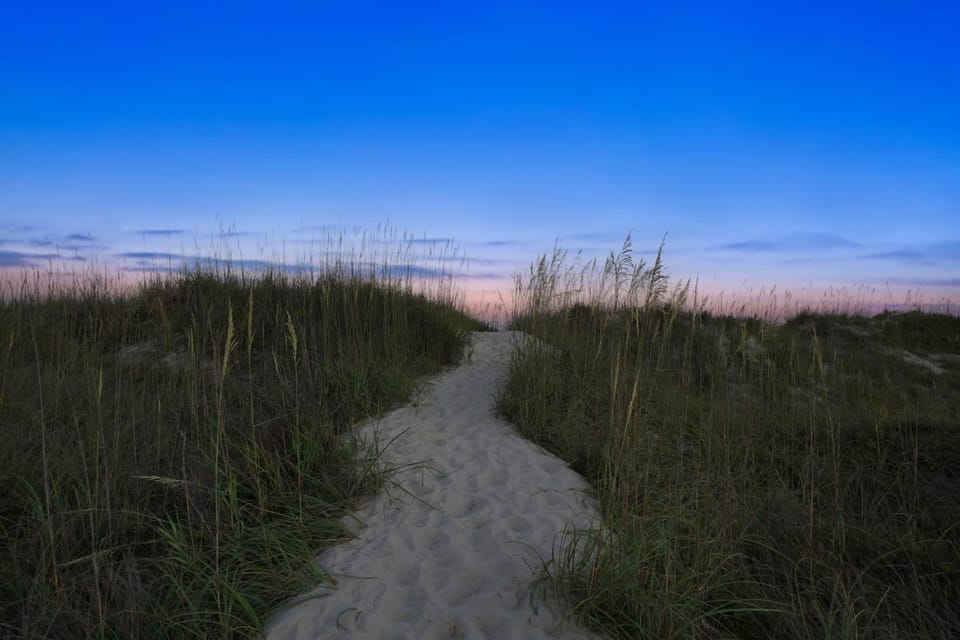 Beach Getaway w Pool & Private Balcony Apartment in Atlantic Beach