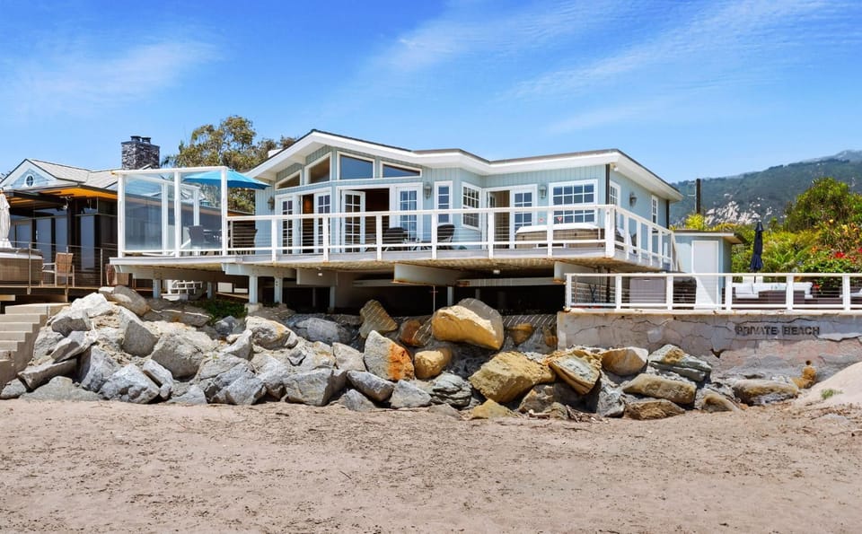 Padaro Sands House in Toro Canyon