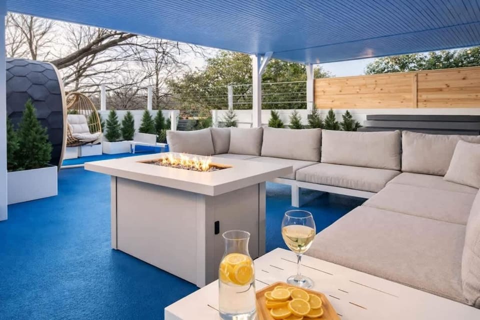Teeni Santorini Rooftop Lounge Sauna & Hot Tub House in Charlotte