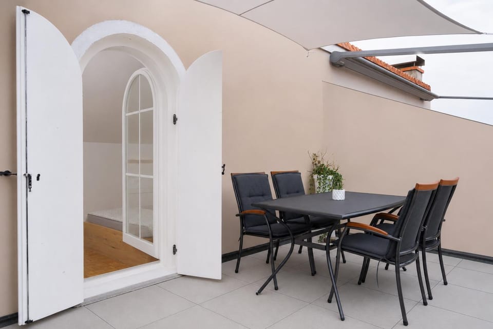Property building, Balcony/Terrace
