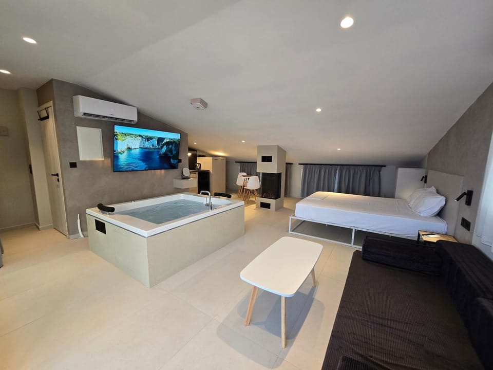 Hot Tub, Photo of the whole room