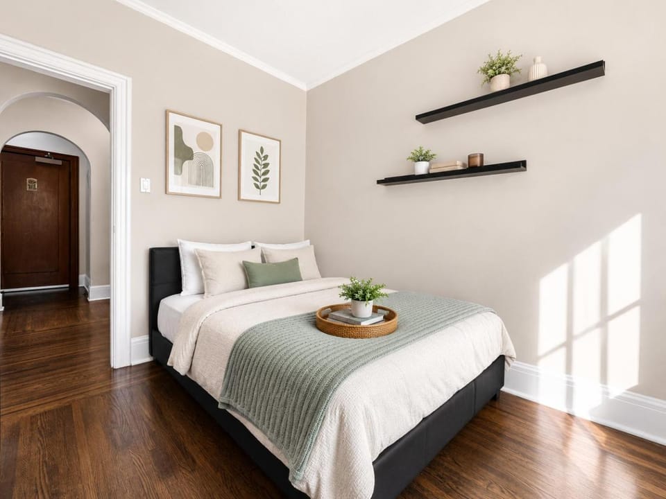 Cozy 2BR Stay Steps from Shops and Dining Apartment in Vancouver