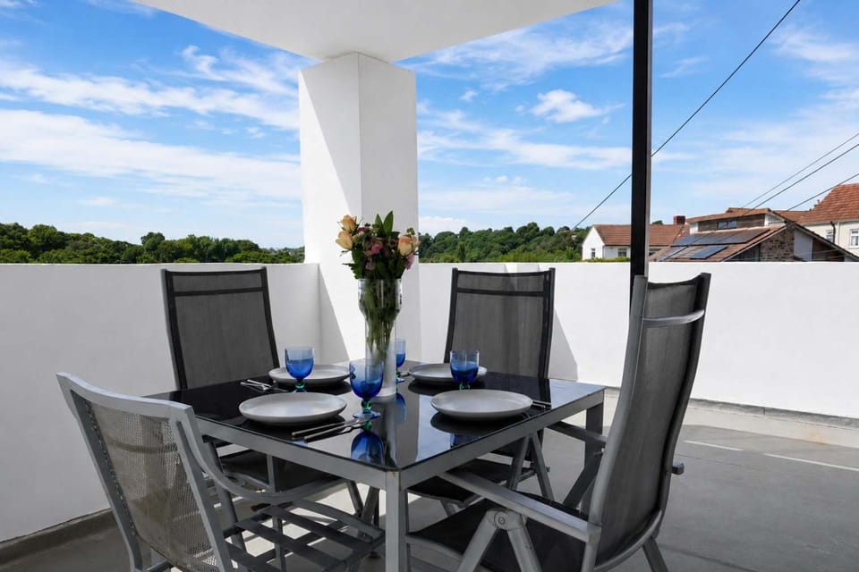 Bohemian 2 bedroom flat with Fantastic Views Apartment in Bristol