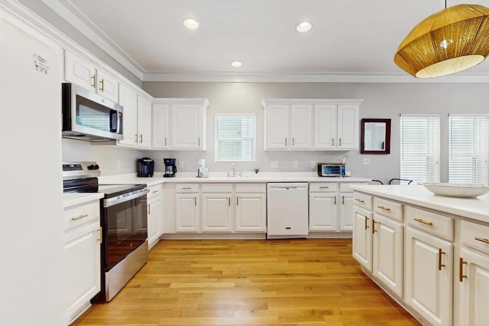 3-level home with 2 decks patio grill hot tub & pool - walk to private beach House in Seacrest