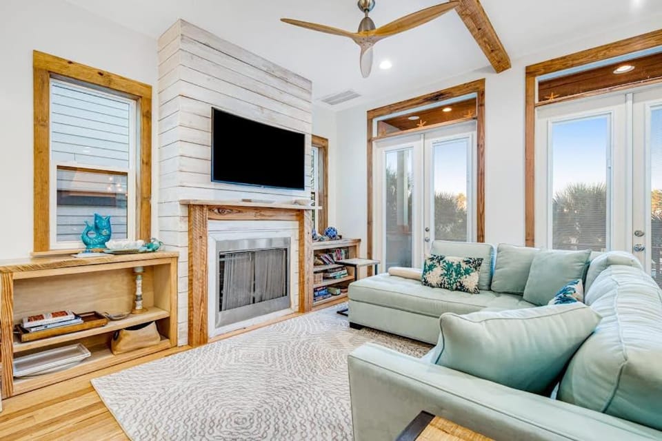 Relaxing Coastal Home Steps from Lagoon Pool House in Rosemary Beach