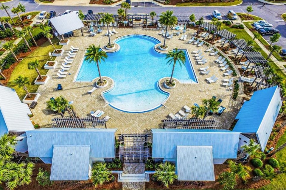 Luxury Prominence Gulf Escape with pool - walk to dining & shops House in South Walton County