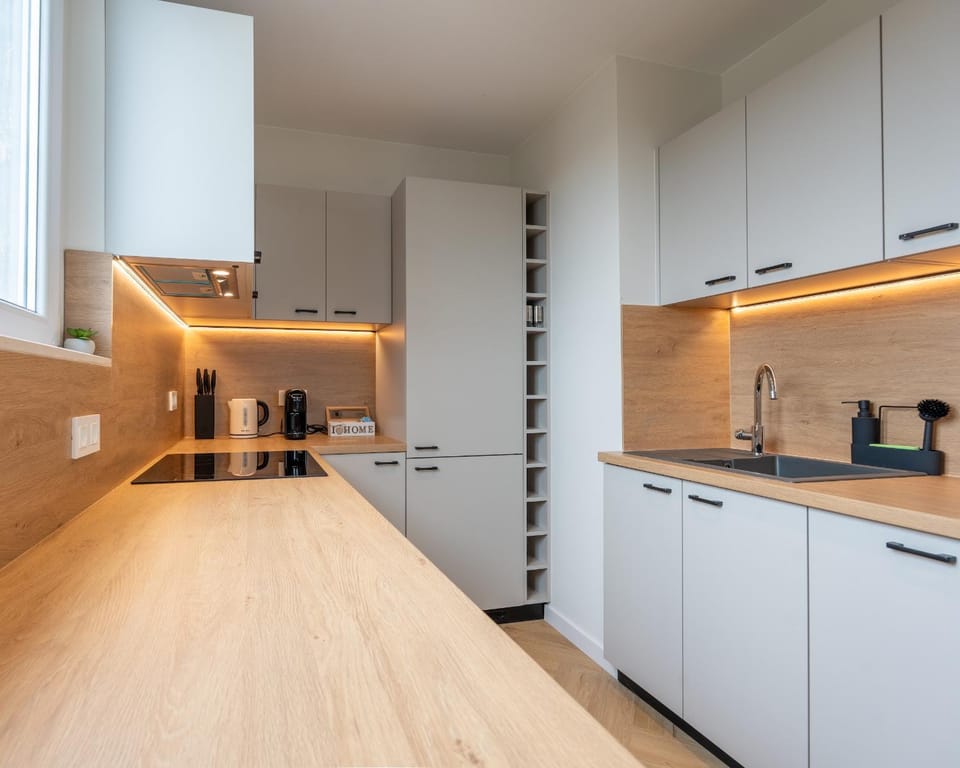 Coffee/tea facilities, stove, kitchen
