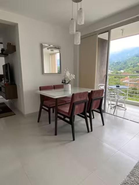 Apto Moderno & Amplio 3 hab - Piscina, BBQ y Balcón Compartir Guardar Apartment in Floridablanca