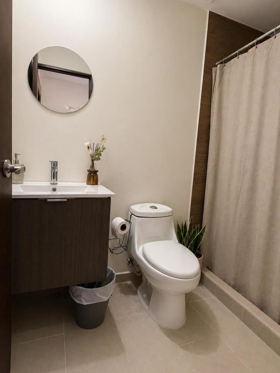 Toilet, Bathroom, towels