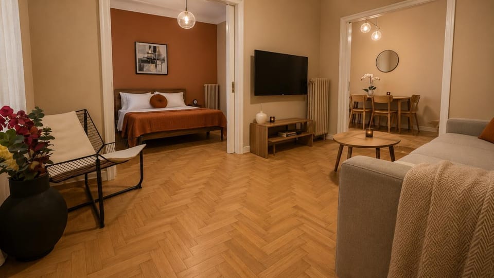 Communal lounge/ TV room, Bed, TV and multimedia, Living room, Photo of the whole room, Seating area, Bedroom