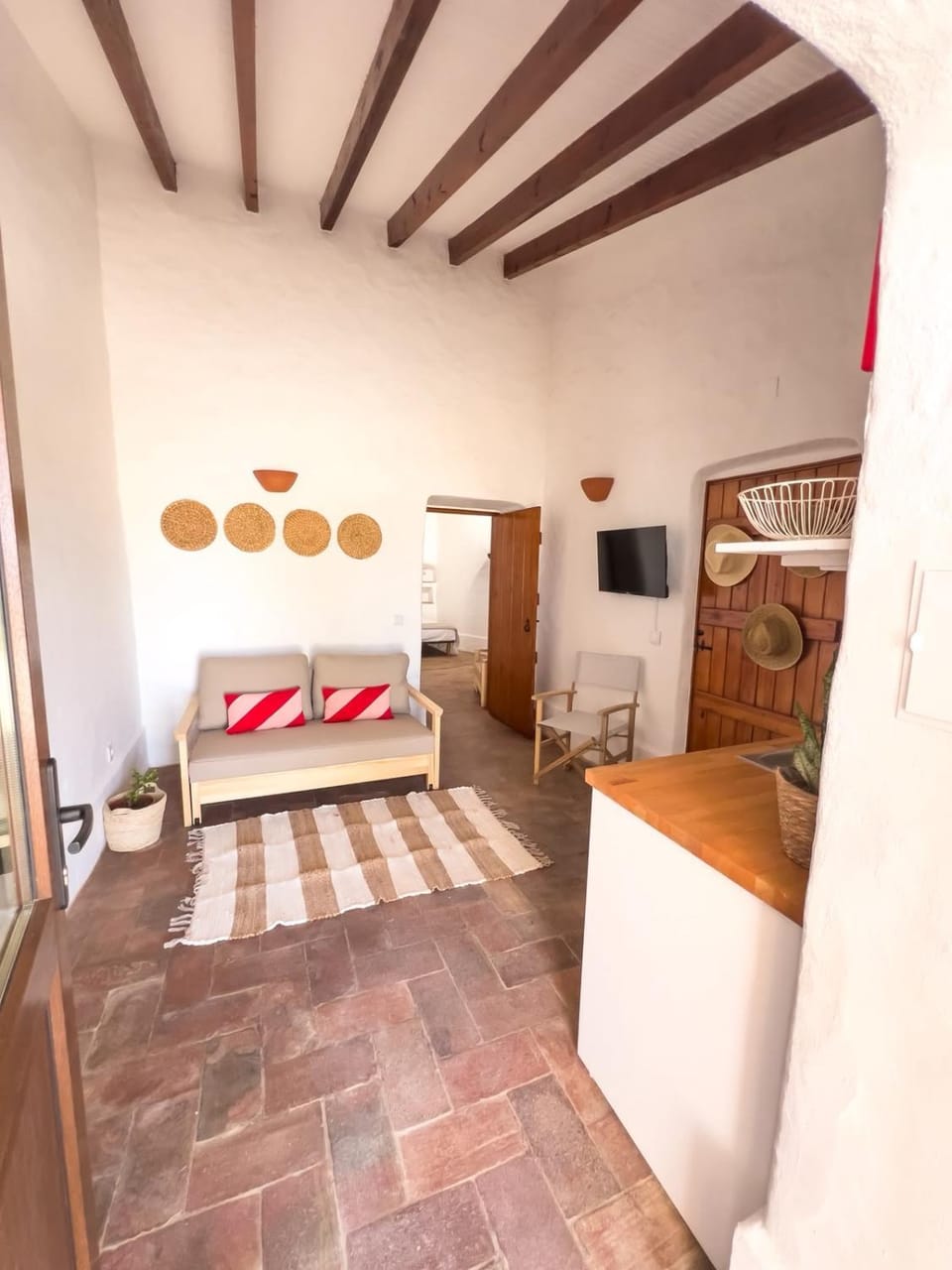 Kitchen or kitchenette, Living room