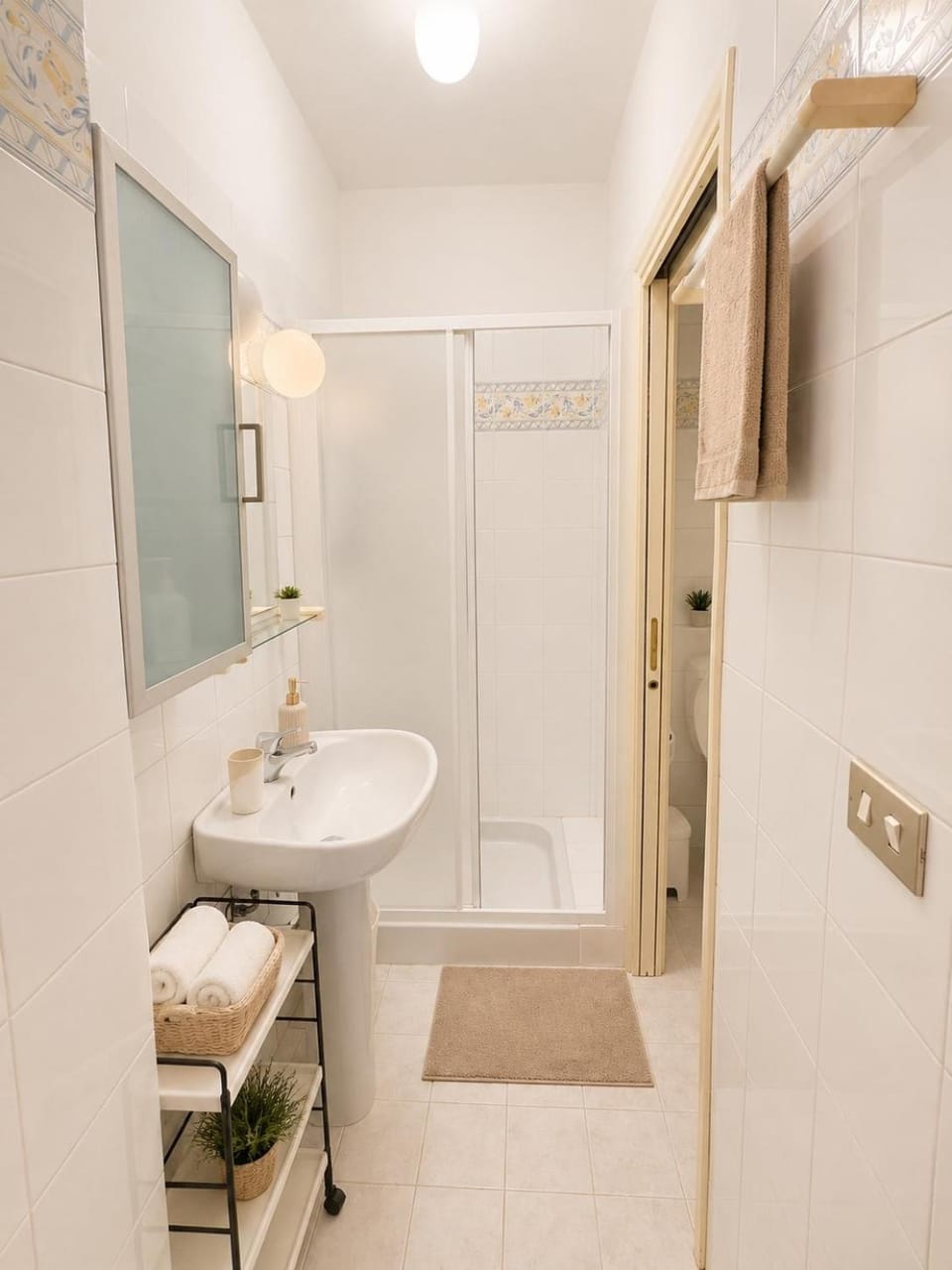 Design Loft near Porta Susa Netflix and Wi-Fi Apartment in Turin