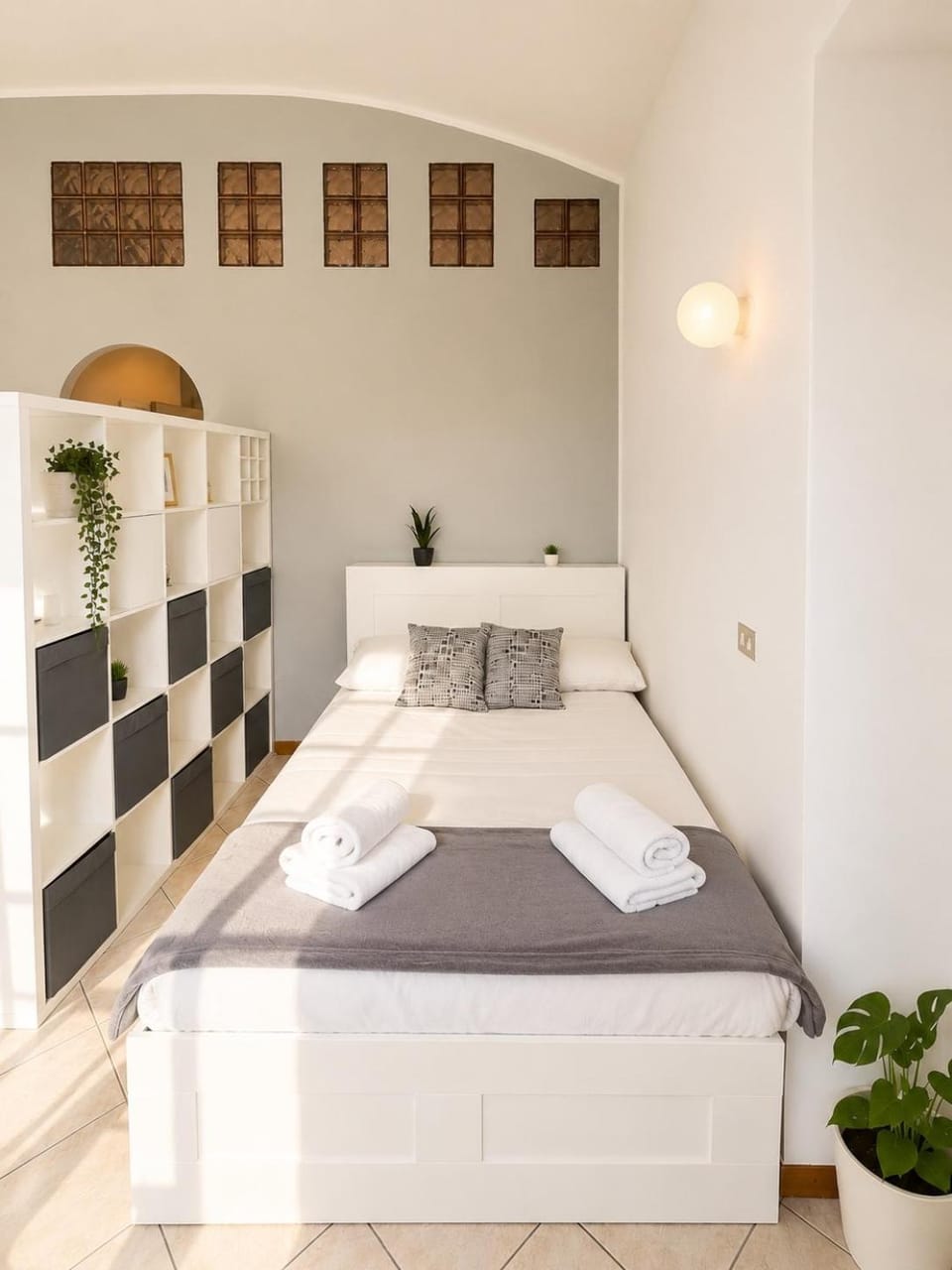 Design Loft near Porta Susa Netflix and Wi-Fi Apartment in Turin