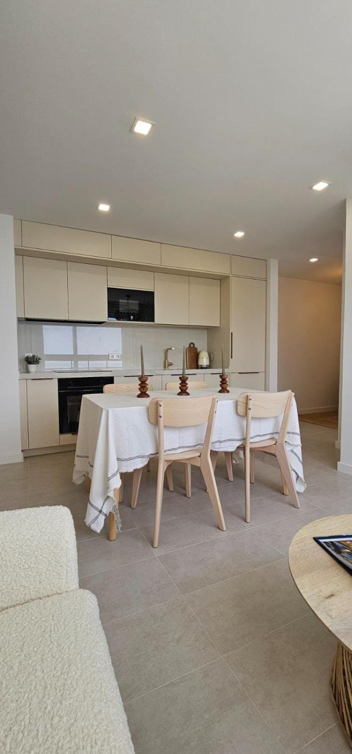 SeaFront Horizon Apartment in Sitio de Calahonda