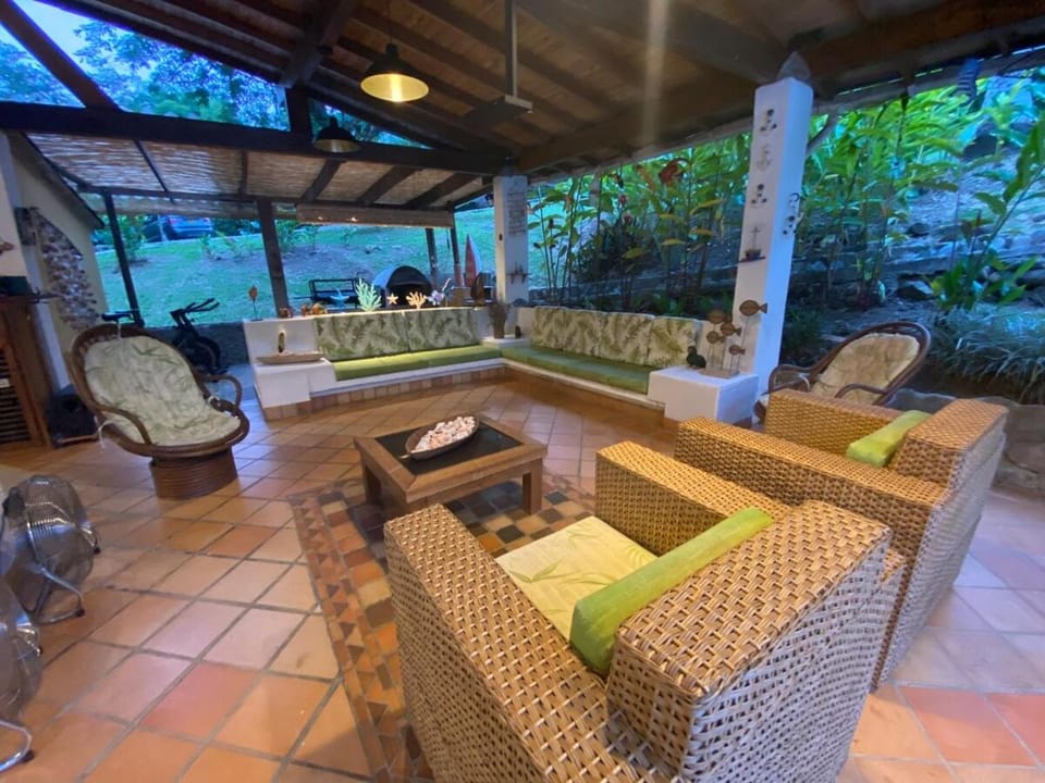 Hermosa finca familiar con piscina y naturaleza! Apartment in Antioquia