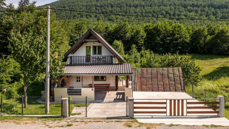 Property building, Day