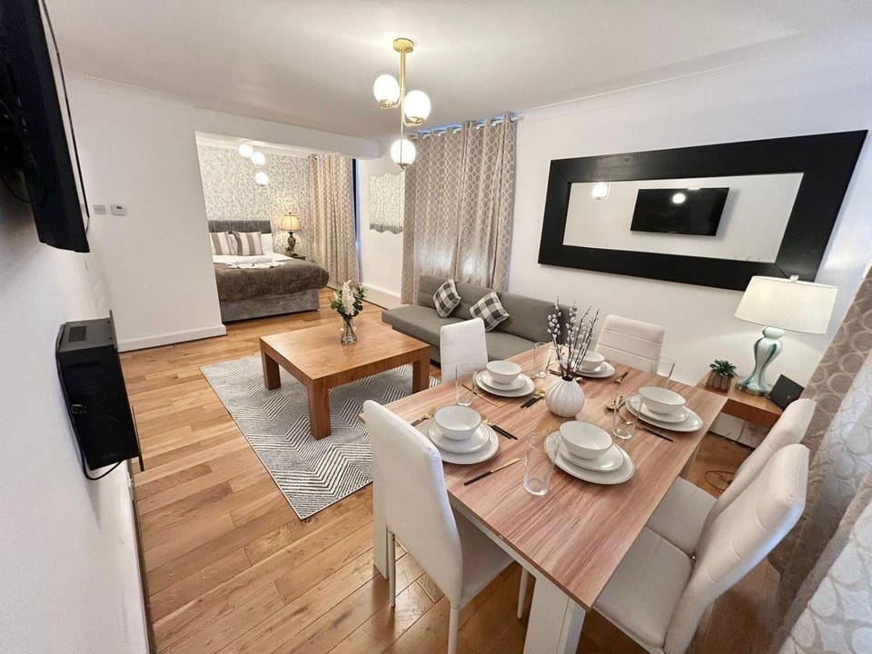 Hyde Park Corner Family House Apartment in City of Westminster