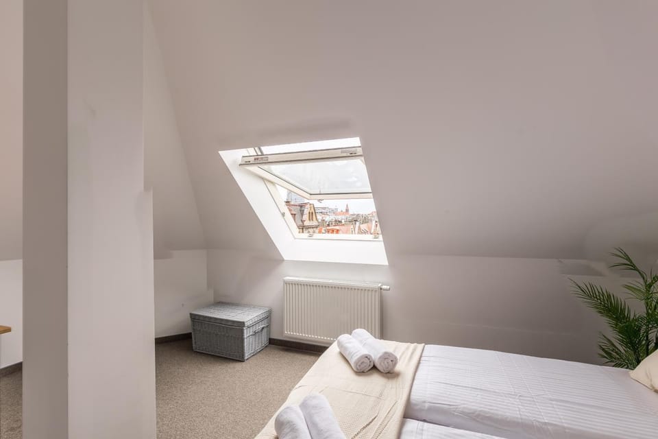 Bed, Photo of the whole room, Bedroom, towels