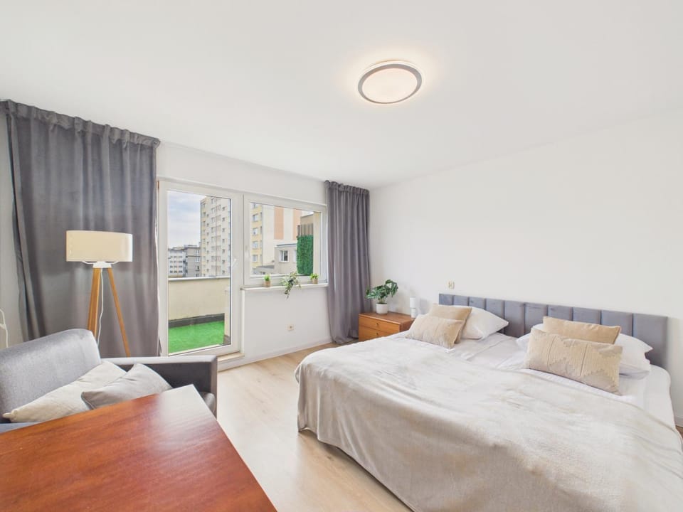 Bed, Balcony/Terrace, Bedroom