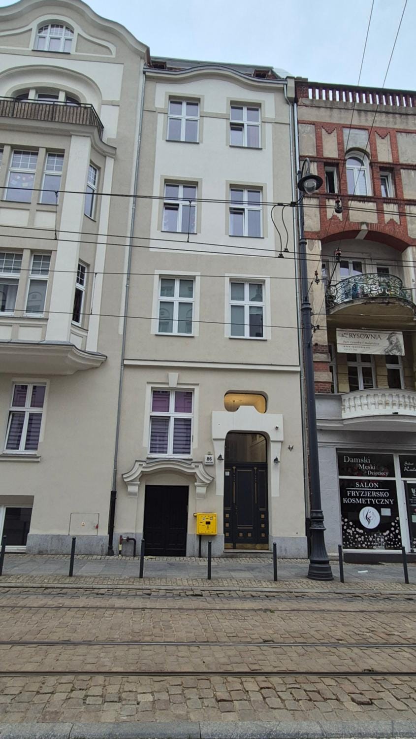 nowoczesny apartament w klimatycznej kamienicy Apartment in Poland