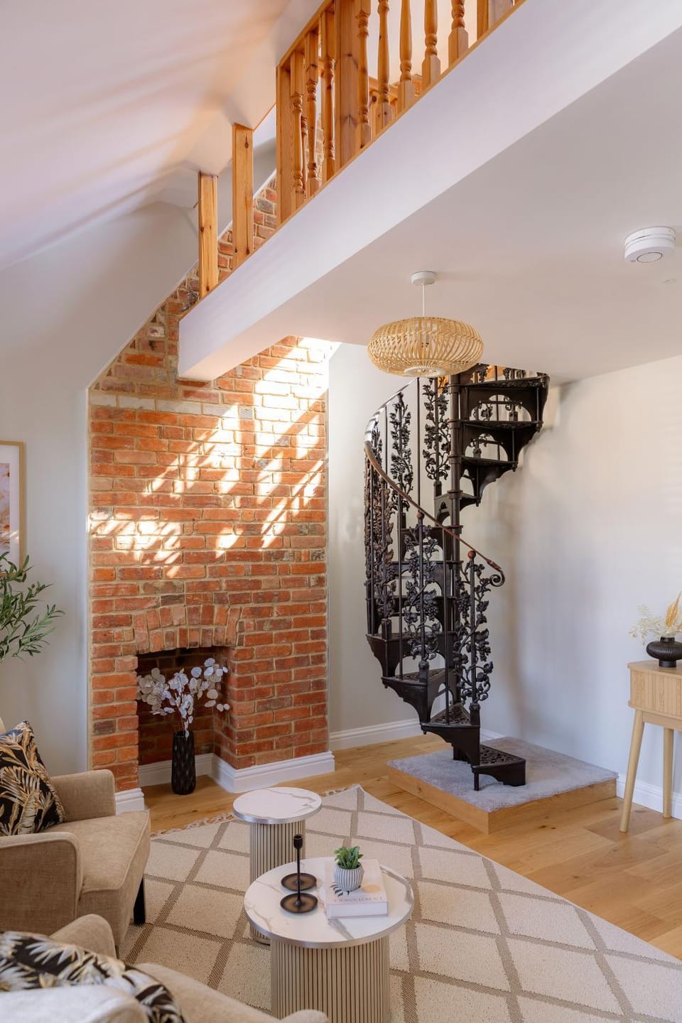 Newly Renovated 3-Bedroom Home with Parking & Shark View House in Oxford