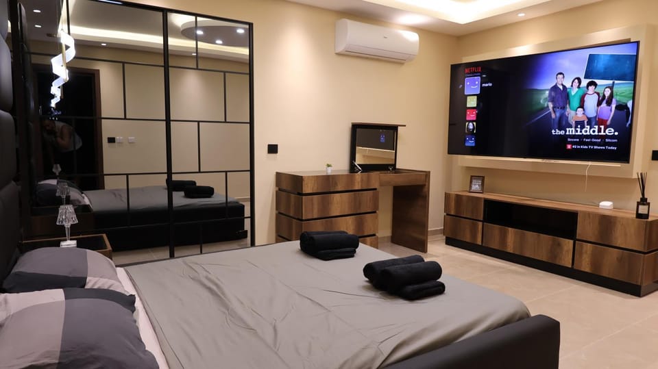 Solea - 2BR Penthouse with Rooftop Jacuzzi & BBQ Apartment in Saint Paul's Bay