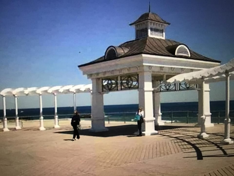 Room for rent in a house booking roommate long branch Vacation rental in Long Branch