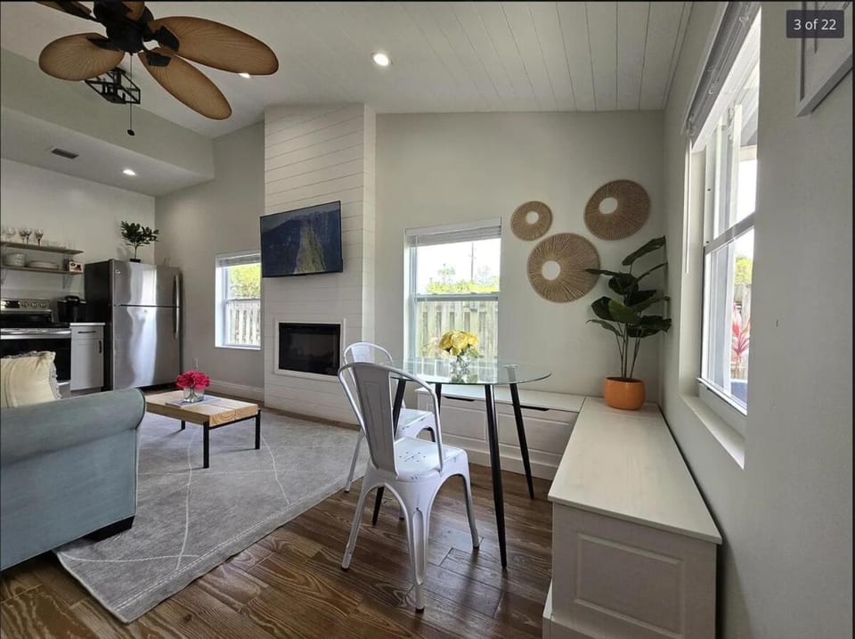 Endless Summer Cottage - Steps off Atlantic! House in Delray Beach