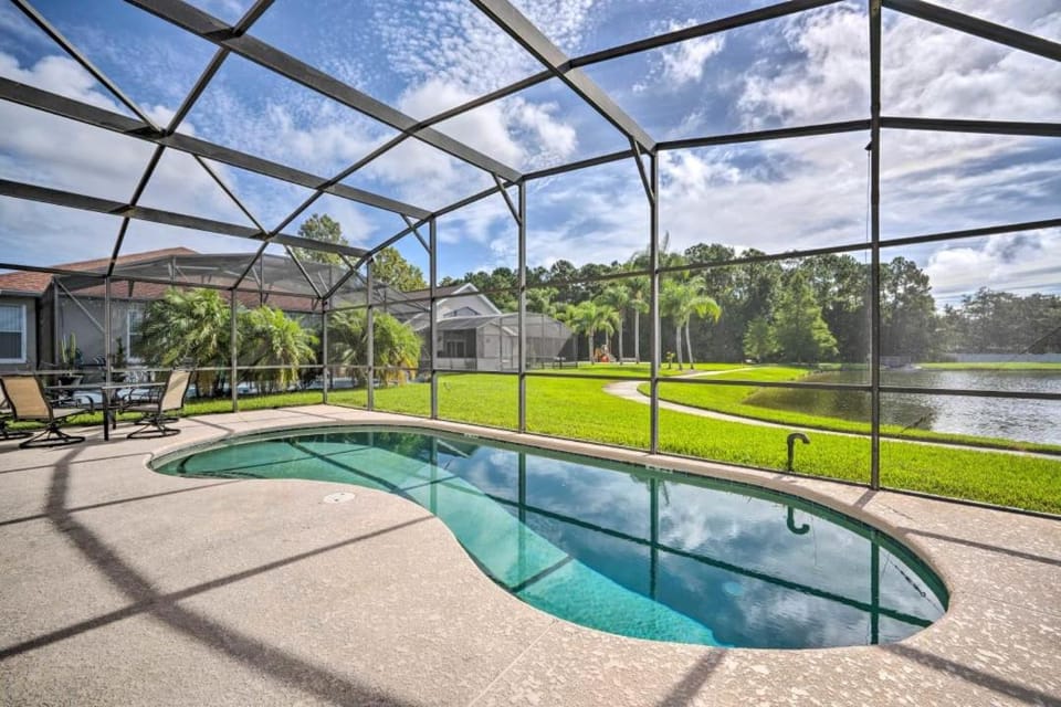 Pool Home 4 Bedroom Minutes From Disney House in Kissimmee