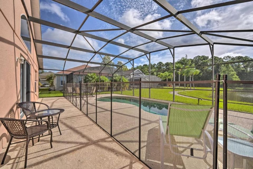 Pool Home 4 Bedroom Minutes From Disney House in Kissimmee