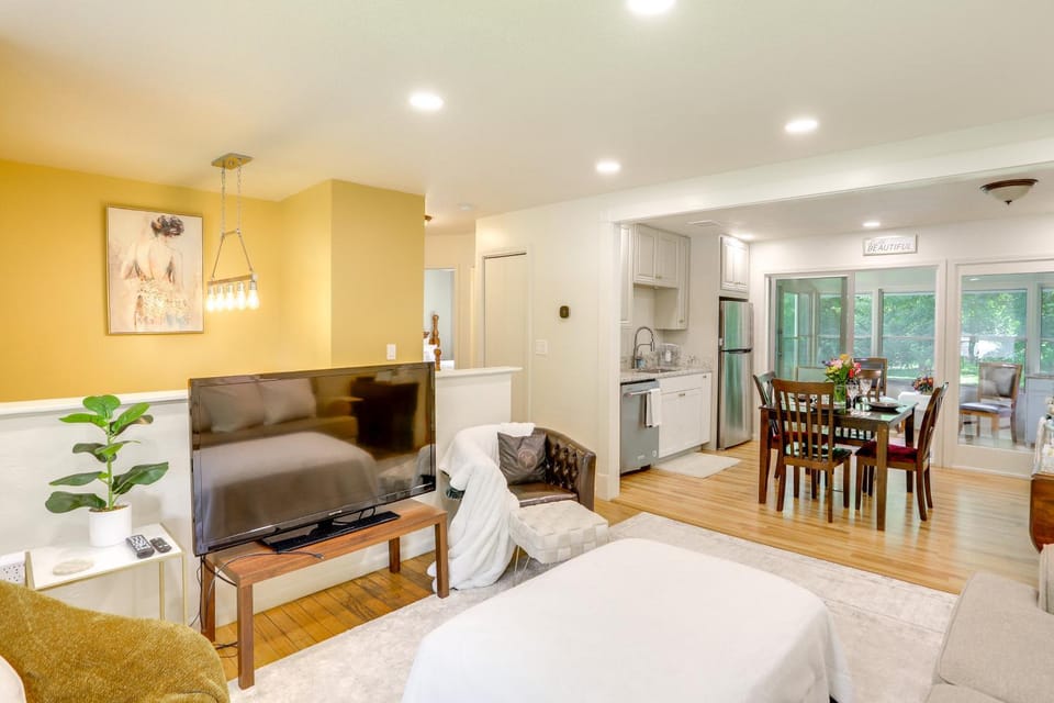 Explore Oberlin! Home 1 Mi to Main Street & Campus House in Ohio