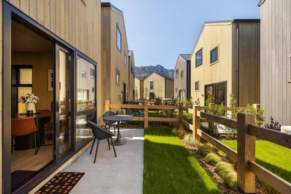 Garden, Mountain view