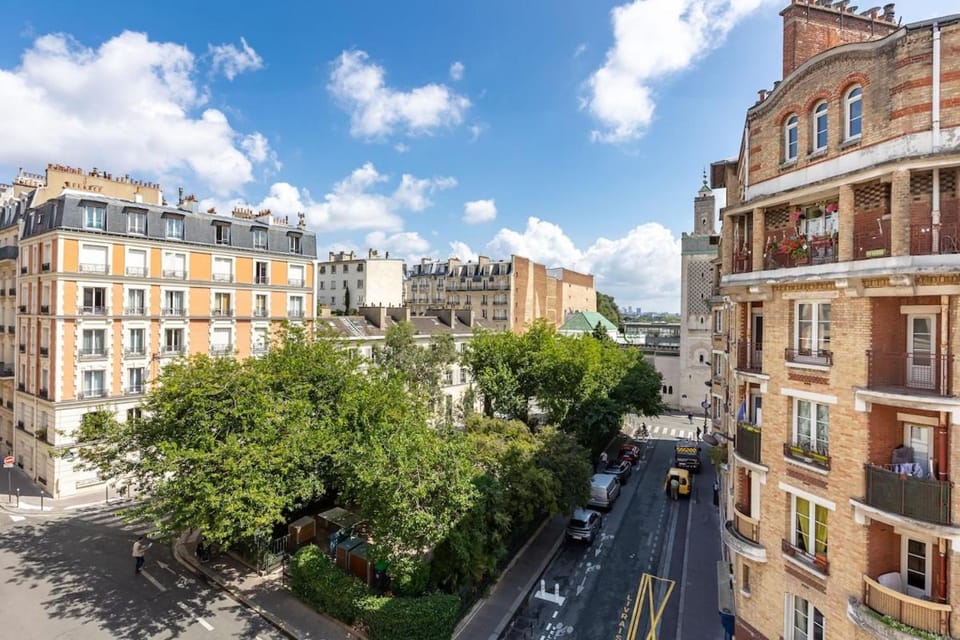 Parisian apartment in the 5th Apartment in Paris