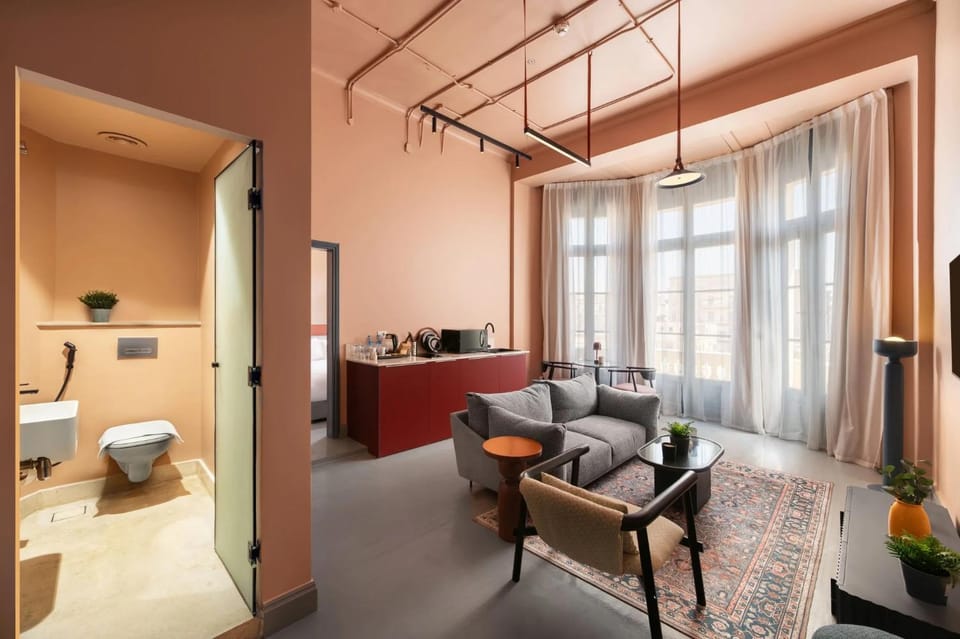 Bathroom, Kitchen or kitchenette, Living room