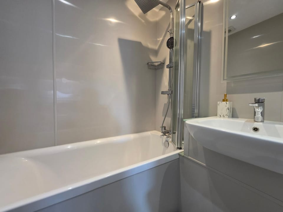 Bathroom, Bath