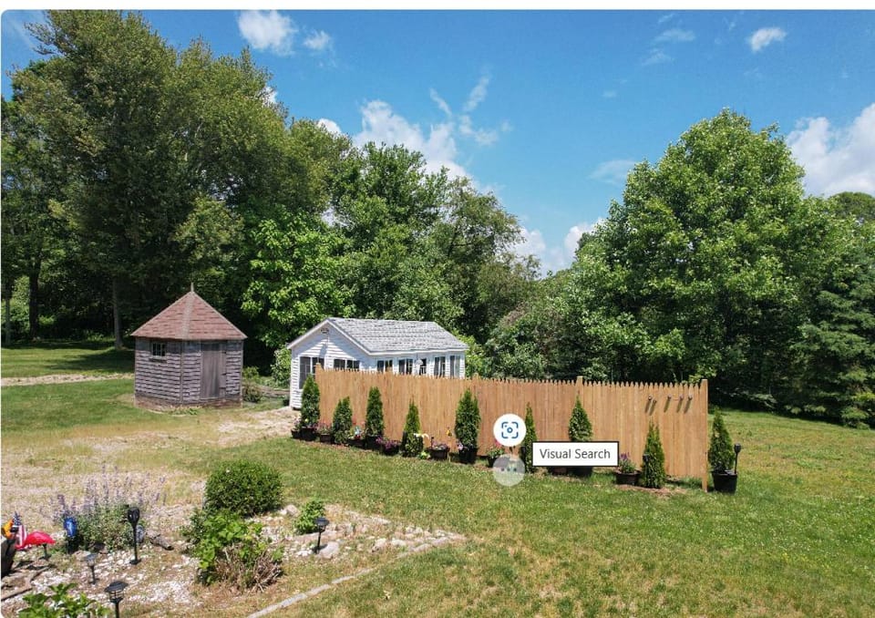 Lakefront Guesthouse w Sunrise View Dock Bed and Breakfast in Stonington