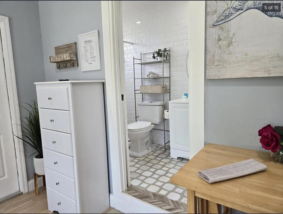 Hideaway Steps off Atlantic Ave - Private Studio House in Delray Beach