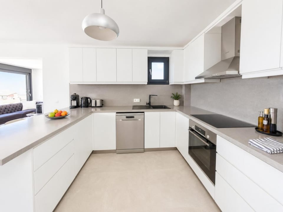 Coffee/tea facilities, Kitchen or kitchenette, dishwasher, minibar, oven, pet friendly, stove, toaster, kitchen, kitchen