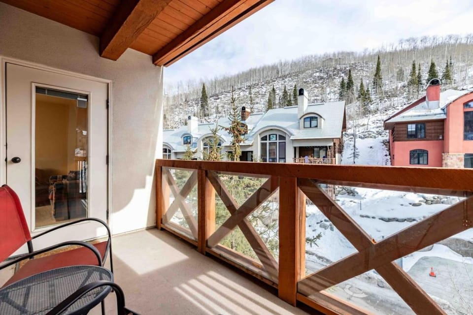 Powderhorn Suite-Ski Out Hot Tub w Mountain View Apartment in Wasatch County