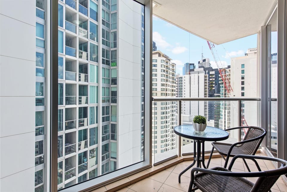 Stylish CBD Apt with Pool, Sauna, Gym & Bathtub Apartment in Brisbane City