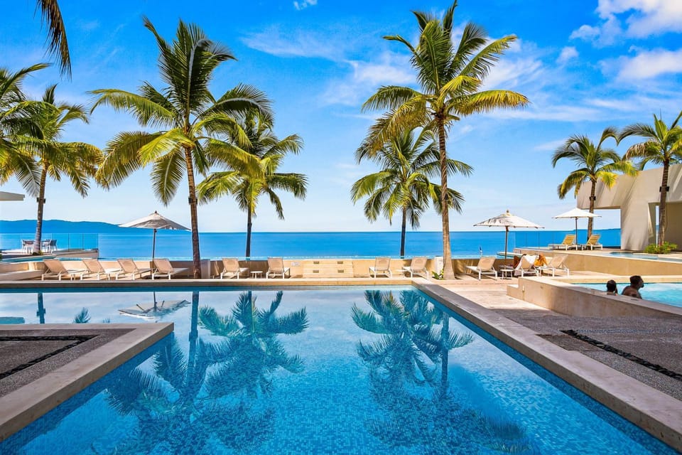 Oceanfront 1BR Puerto Vallarta condo w/ pool, gym Apartment in Puerto Vallarta