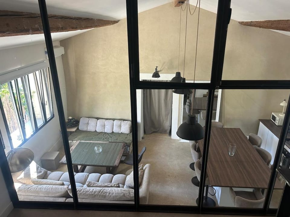 Charming artist's house with private garden House in Narbonne